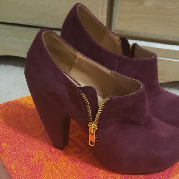 Booties - Picture 4 of 4